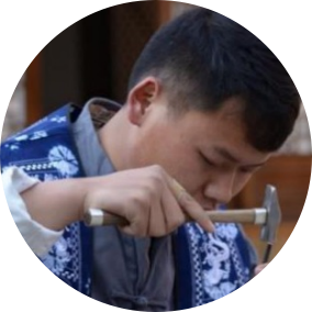 寸煜坚