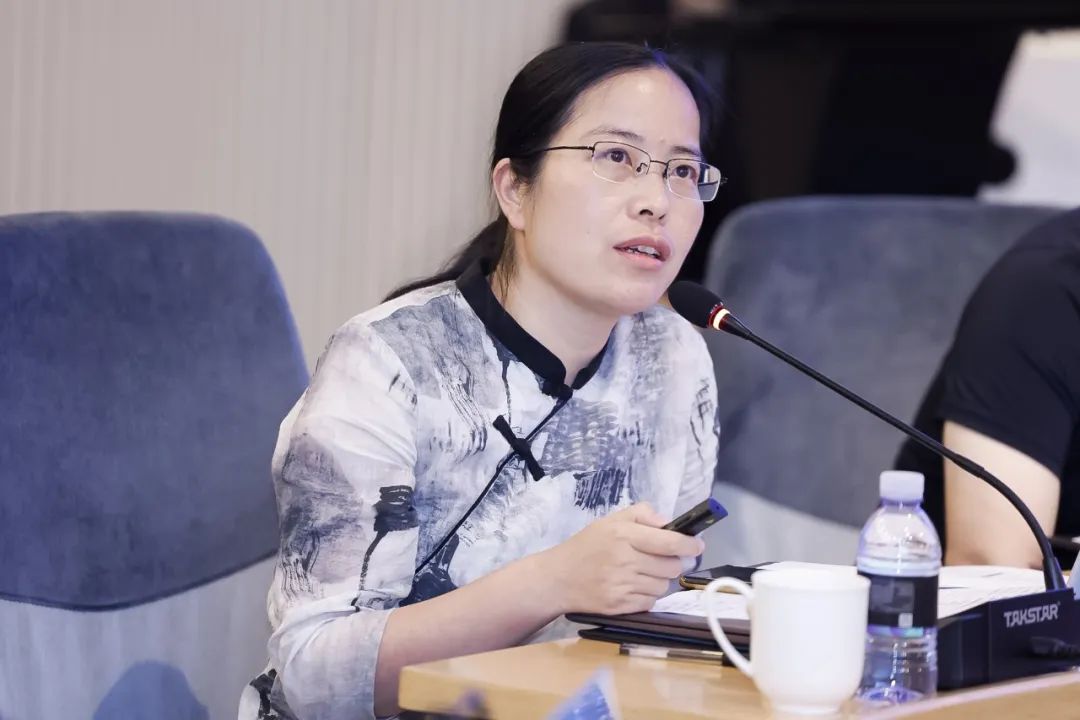 清华大学美术学院艺术史论系副主任、系党支部书记郭秋惠