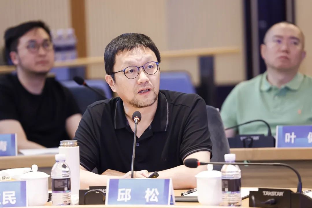 清华大学美术学院基础教研室主任邱松