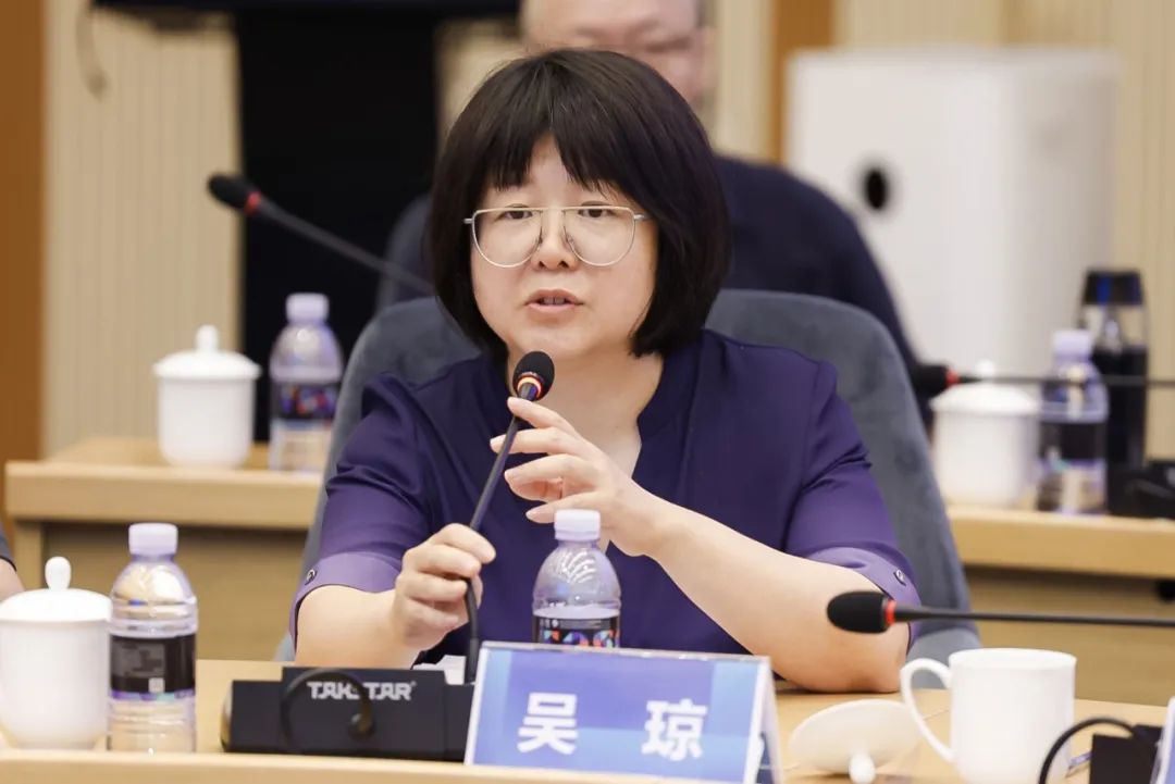 清华大学美术学院党委副书记吴琼