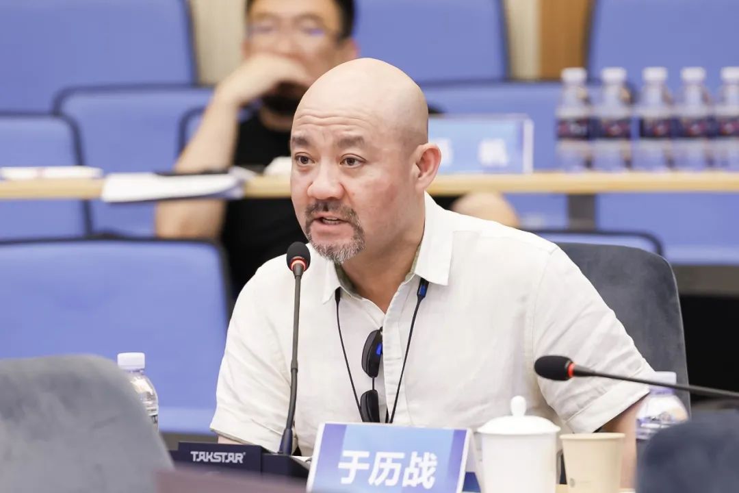 清华大学美术学院环境艺术设计系副主任于历战