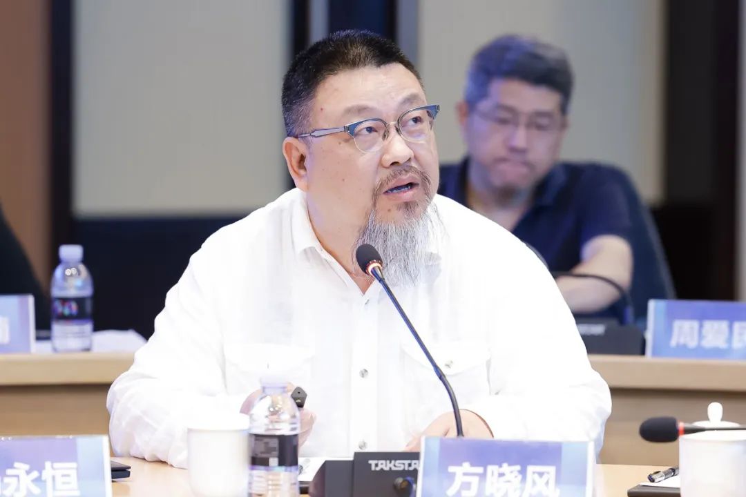 清华大学美术学院副院长方晓风