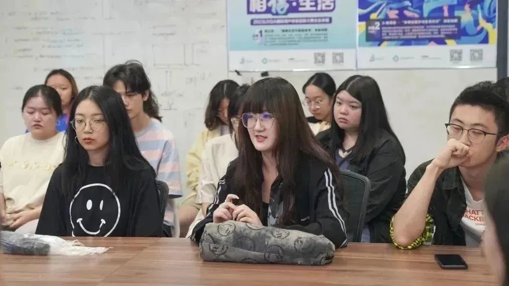 与海信设计团队深入交流