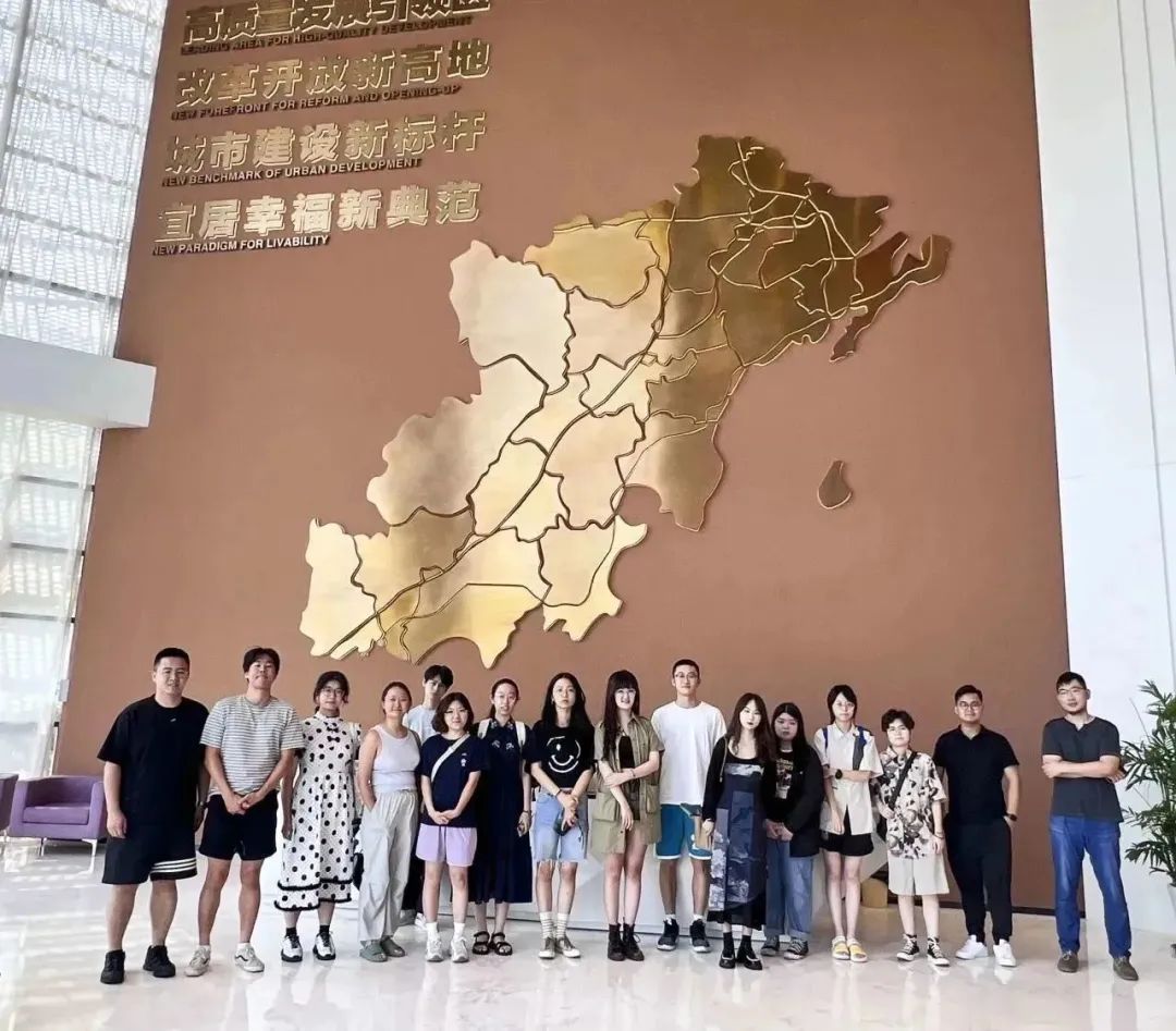参观西海岸新区规划展览馆
