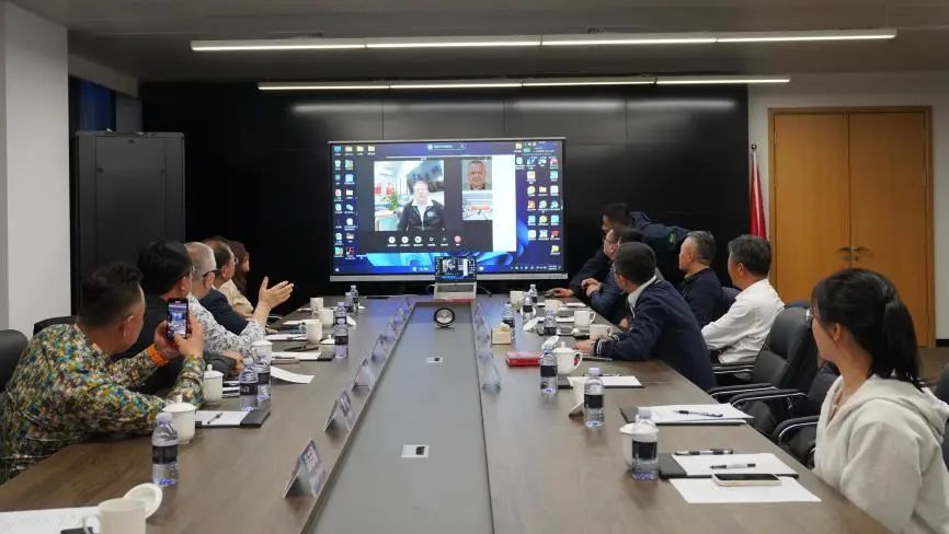 座谈会